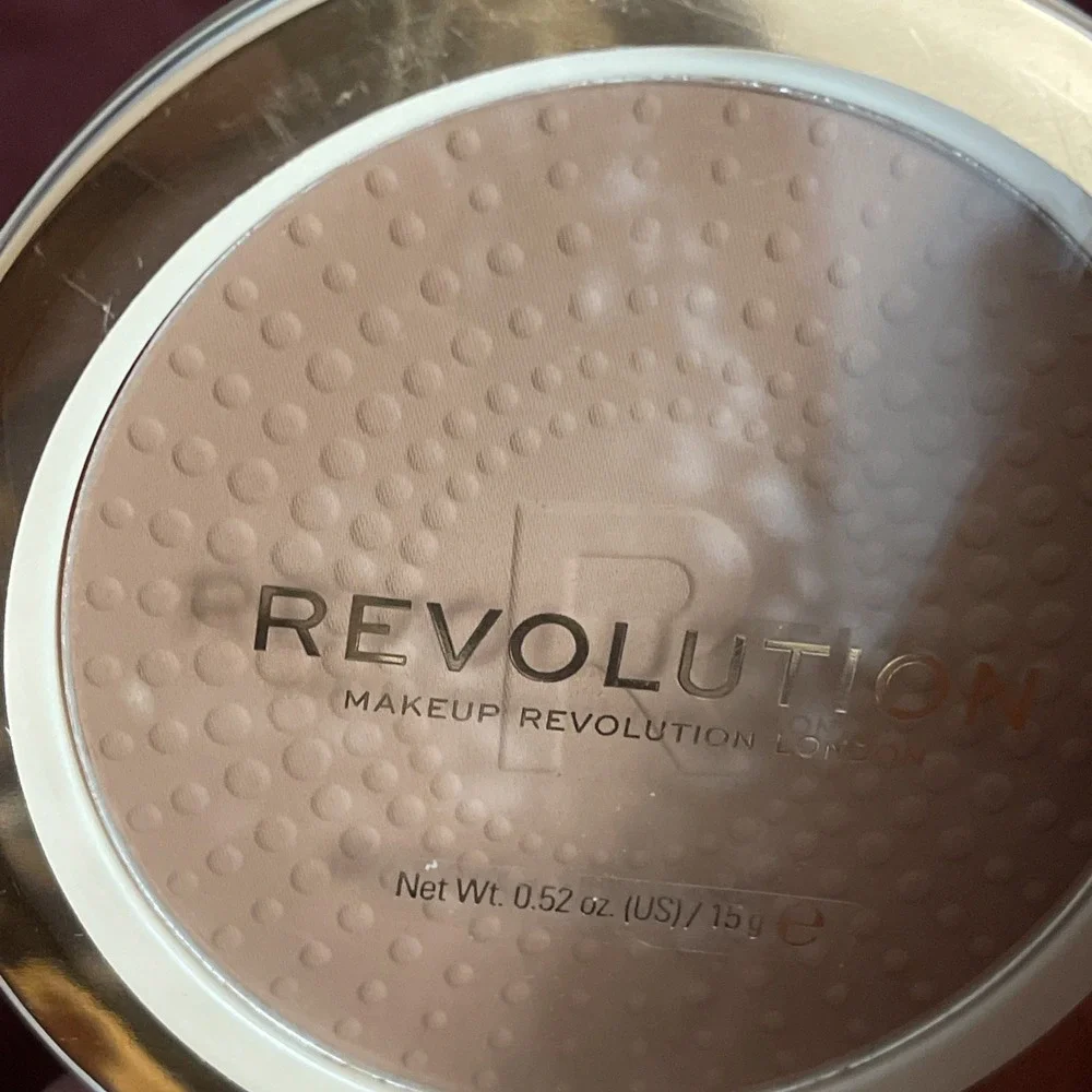 REVOLUTUION Makeup Revolution London Mega Bronzer COOL 01  LOT OF 2 SEALED